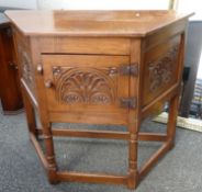 Good Quality Reproduction Oak Priory Style Side Cupboard: