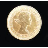 1962 gold full sovereign: Edward VII and St George and the dragon.