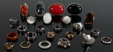 A collection of mixed costume jewellery rings: