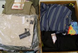 Mixed collection of men's clothing: t-shirts, jumpers etc (2 trays).