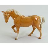 Beswick palomino stocky jogging mare 855: