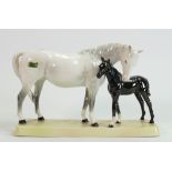 Beswick grey mare & foal on ceramic base 1811: