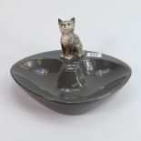 Beswick large grey double ashtray :with seated kitten.