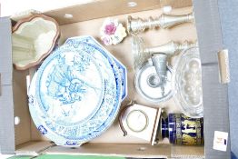 A mixed collection of items to include: blue & white decorative plates, small oak cased mantle