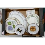 A mixed collection of Decorative wall plates including: Spode, Wedgwood, Coalport etc