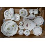 A mixed collection of items to include: Aynsley Wild Tudor, Wedgwood Pink Garland & similar floral