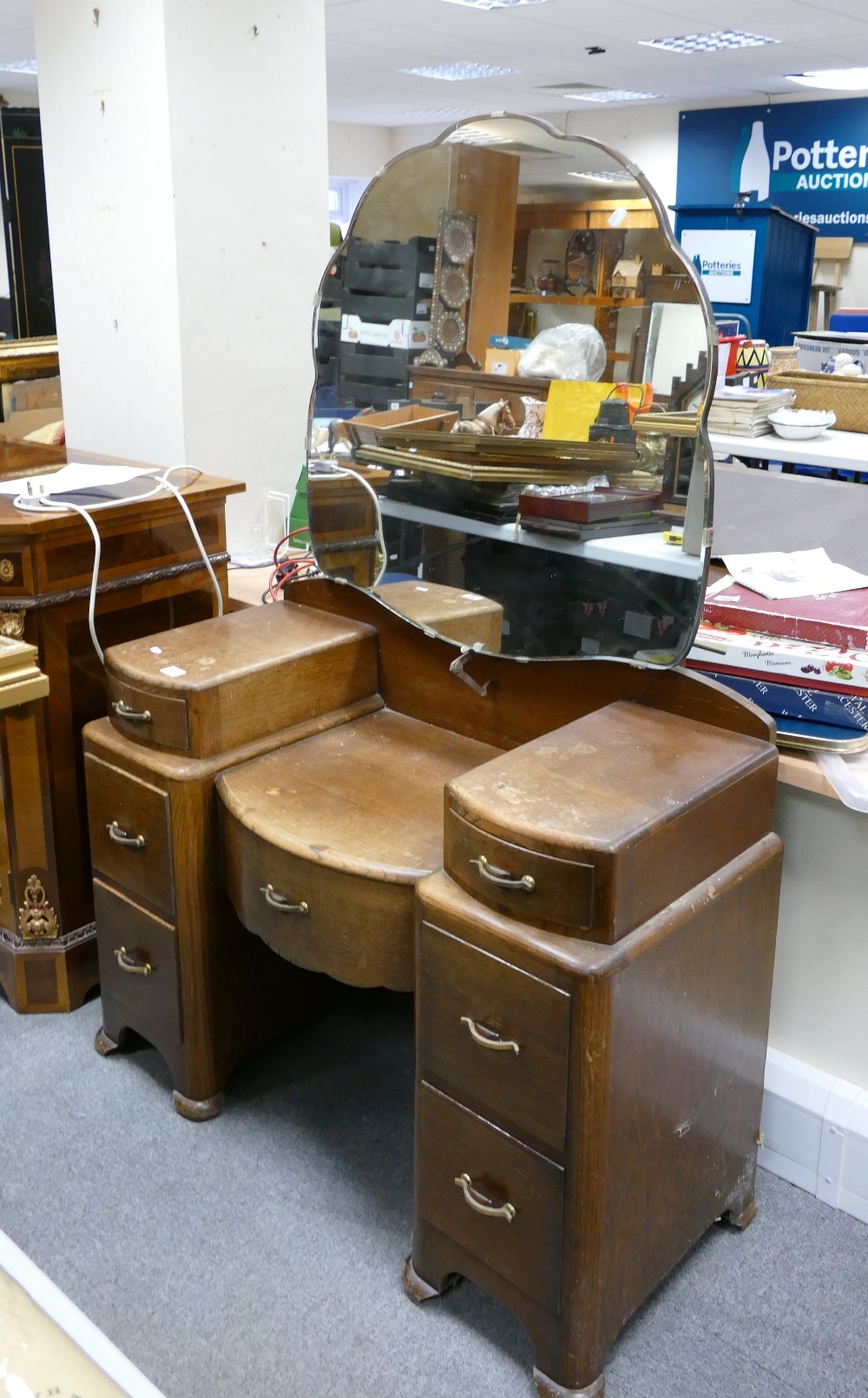 1930's Oak Paneled Dressing Table: