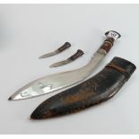 Indian Kukri knife, with 2 additional small knives: Measures 43 cm long max.