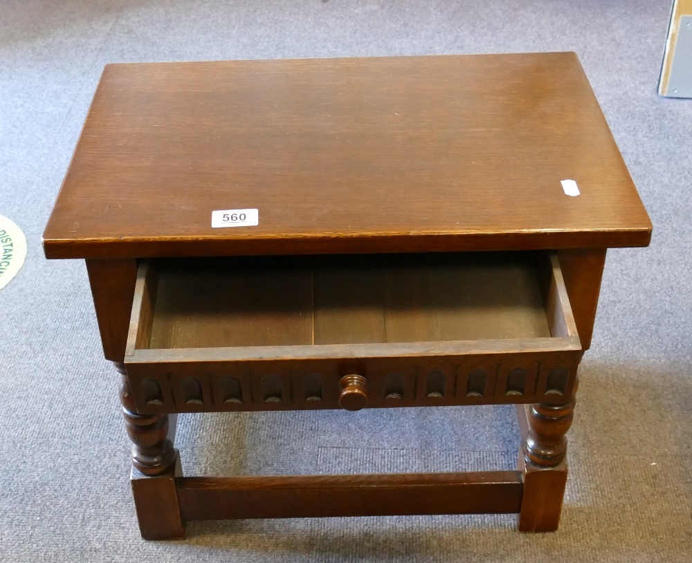 Small single drawer oak occasional table: - Image 2 of 2