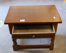 Small single drawer oak occasional table: