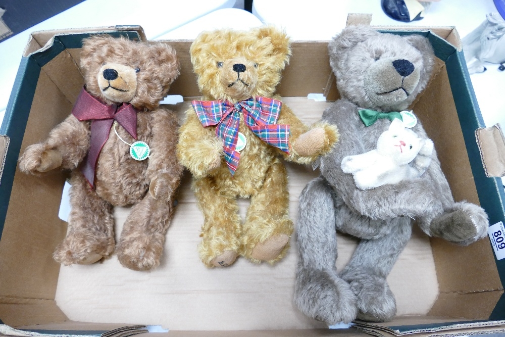 Three German Hermann Limited Edition Teddy Bears: height of tallest 42cm(3)