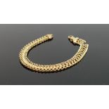 9ct gold bracelet: 6.9g, damaged link.