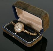 9ct gold ladies watch with metal core gold clad bracelet: Not working.
