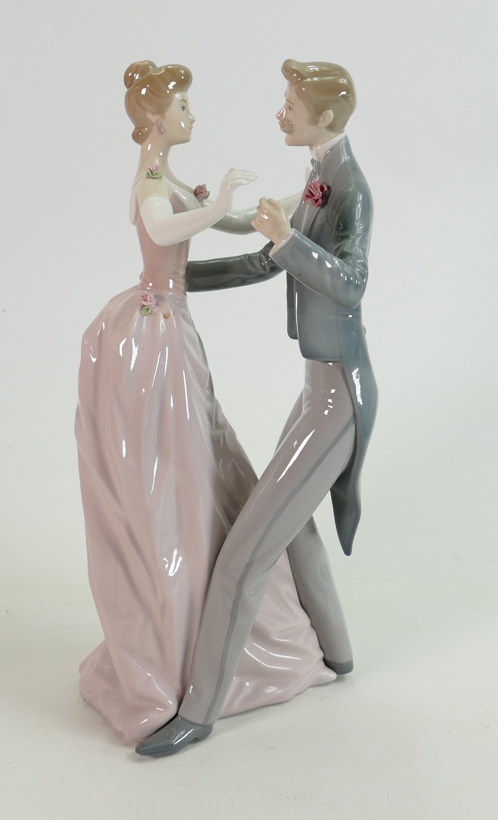 Lladro Figure 1372 Anniversary Dance: height 32cm