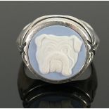 Silver blue Wedgwood jasperware bulldog ring: size O, 10g.