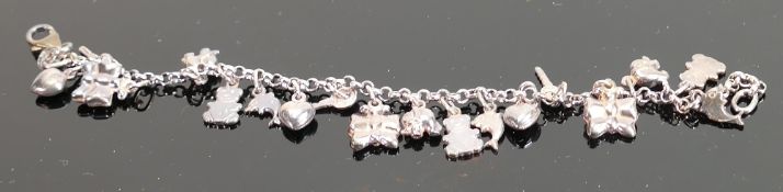 Silver Charm Bracelet. 12.7g: