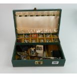 Jewellery box with silver and other jewellery: Includes rings, earrings, chains, brooches,