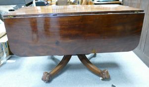 William IV Mahogany Pembroke or breakfast table: Measuring 123cm x 136cm with leaves upwards x