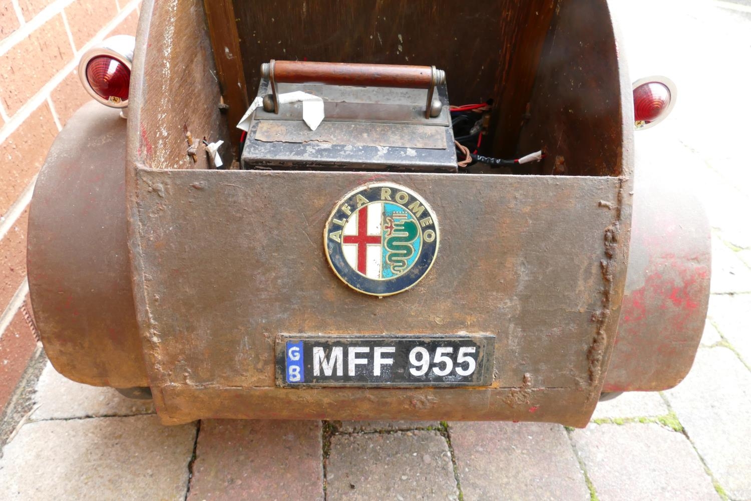 Childs Pedal Car in form of 1920s Alfa Romeo: Pedal car drive train with electronic lights horn - Bild 8 aus 8