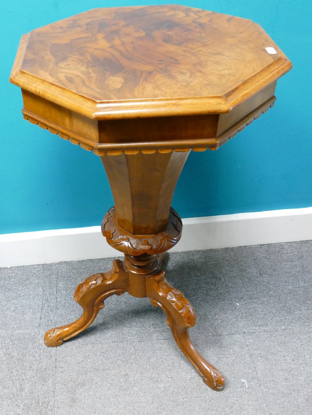 Victorian Walnut trumpet shaped sewing table: Measuring 44cm wide x 78cm high approx. - Image 2 of 4