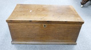 Small Oak tool chest: Measures 51cm x 36cm x 26cm high approx.