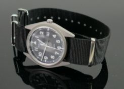 Pulsar military quartz wristwatch: broad arrow mark to back of case, recent new battery and strap.
