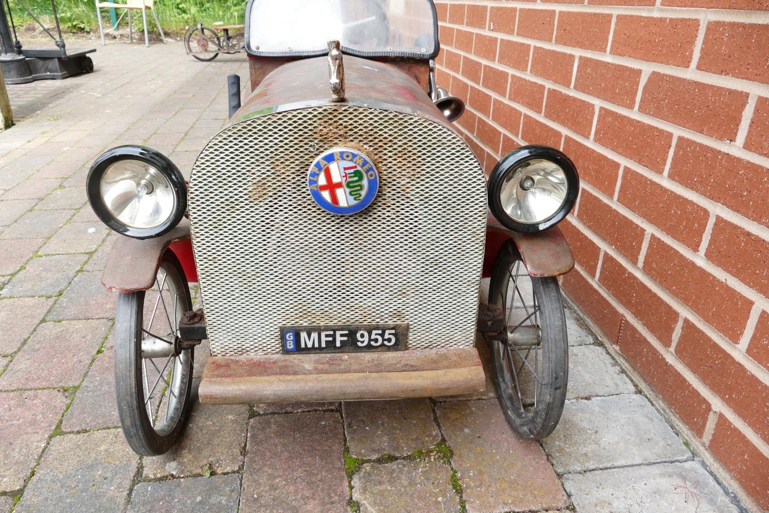 Childs Pedal Car in form of 1920s Alfa Romeo: Pedal car drive train with electronic lights horn - Bild 3 aus 8