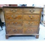Early 20th century quality Georgian Mahogany 5 drawer chest of drawers: With canted corners on