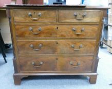 Early 20th century quality Georgian Mahogany 5 drawer chest of drawers: With canted corners on