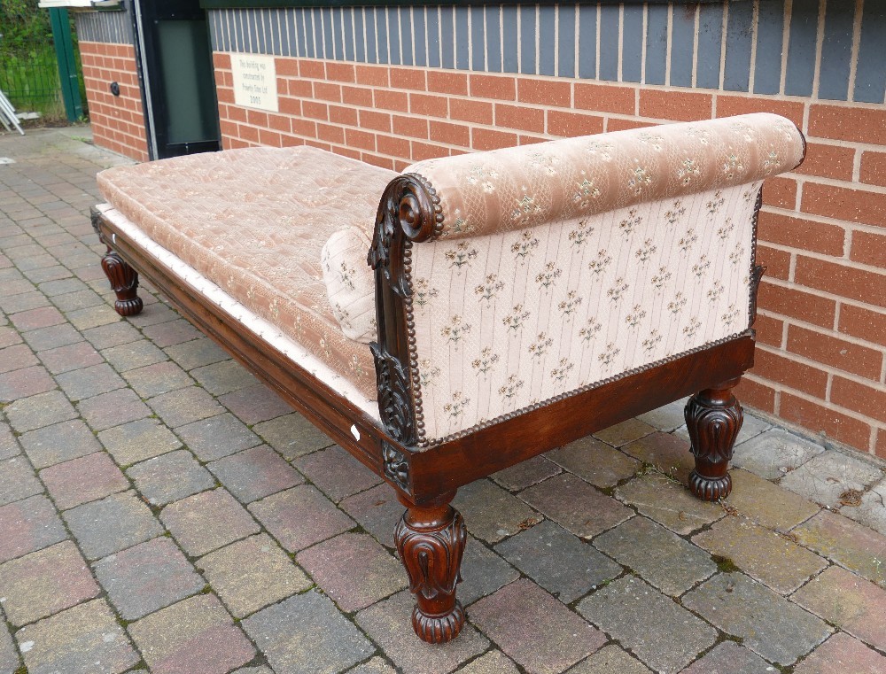 William IV Rosewood veneer day bed or chaise lounge: Earlier 19th century, measuring 193cm long x - Image 2 of 3