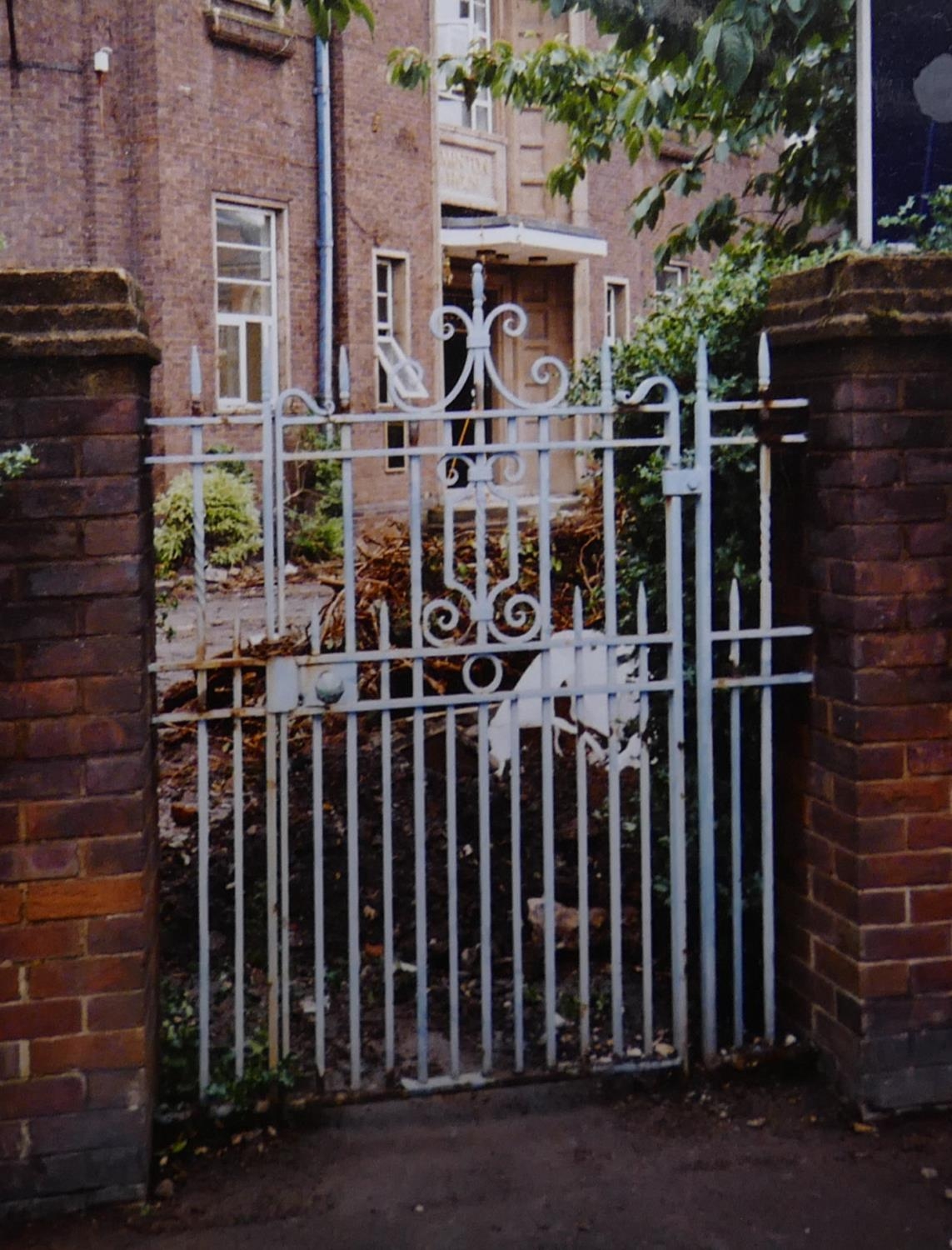 Minton Works Stoke large Cast Iron gate: image in situ as a guide only