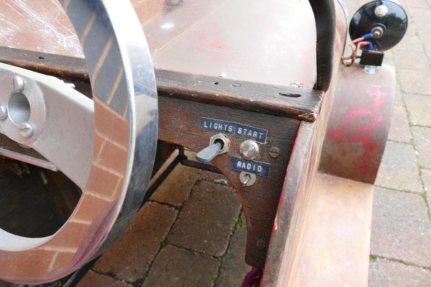 Childs Pedal Car in form of 1920s Alfa Romeo: Pedal car drive train with electronic lights horn - Bild 4 aus 8