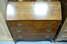 Early 19th century Georgian Oak 3 drawer bureau: Measures 107cm x 53cm x 108cm high.