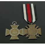 German 1914-1918 cross of honour: with ribbon and a similar without ribbon. (2)