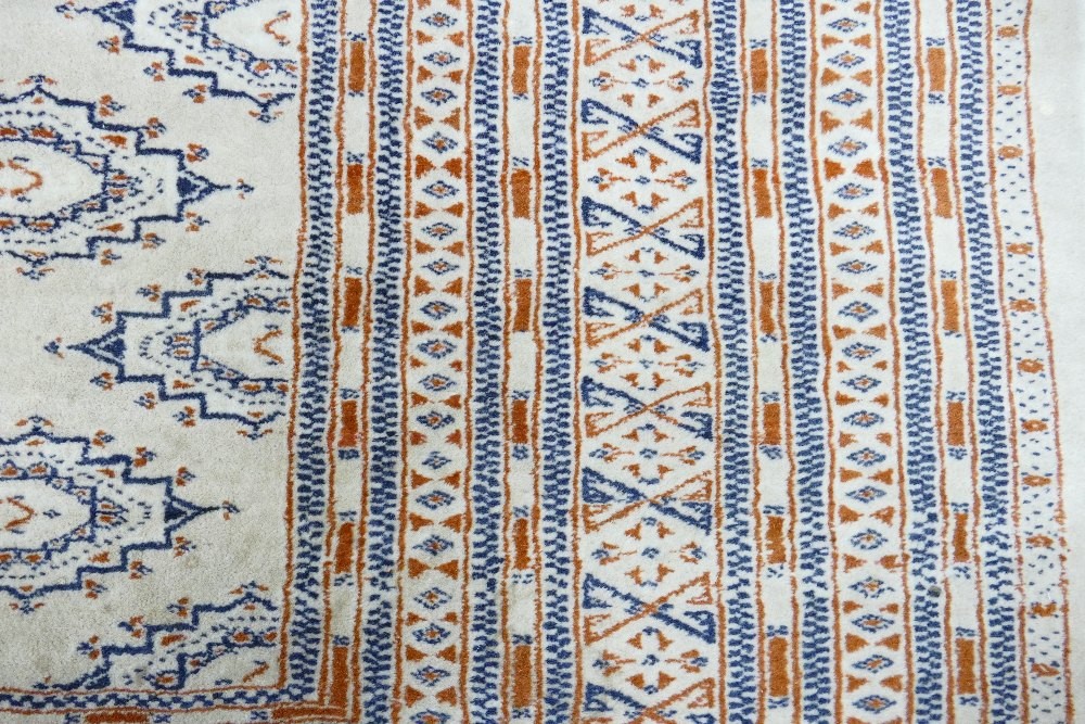 Quality Afghan tasselled Rug: 175cm x 126cm - Image 3 of 6
