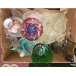 A mixed collection of glass ware items: (1 tray).