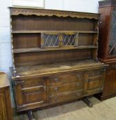 Early 20th Century oak linen fold buffet sideboard/dresser: Height 169cm x 163cm wide x 46cm deep.