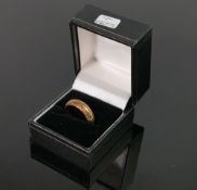 9ct gold diamond cut band ring, size P,QVC brand new and boxed, 1.5g.
