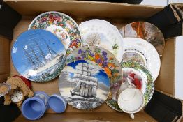 A mixed collection of items to include: Coalport & similar decorative wall plates, Wedgwood Jasper