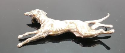 Silver brooch as a running greyhound dog: 13.7g.