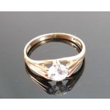 9ct gold ring set with solitaire cubic zirconia: size T, 3.4g.