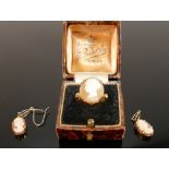 15ct gold cameo ring:size G,6g and unmarked pair of cameo earrings. (3)