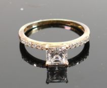 Silver ring, gold style with faux solitaire diamond: size S, 2.3g.