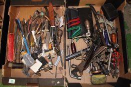 A mixed collection of items to include: Vintage hand tools to include saws, spanners, braces etc ( 2