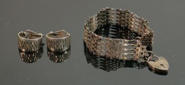 Silver ladies gate bracelet & pair earrings, 26.6g. (3)