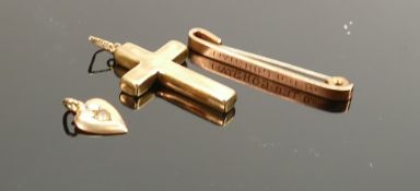 9ct gold items:including cross, heart pendant and bar brooch, 3.4g.