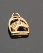 9ct gold horses head pendant, 2g: