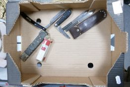 A collection of Knives including: Gotta Cut Throat Razor, Taylors Lamb Foot Pocket Knife & cased