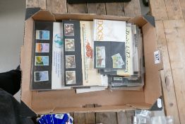 72 appx UK presentation stamp packs: mainly 1970's - 90's.
