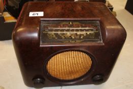 A Bush bakelite radio: DAC90A.